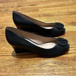 New Tory Burch Black Melanie Peep Toe Wedge Size 6.5